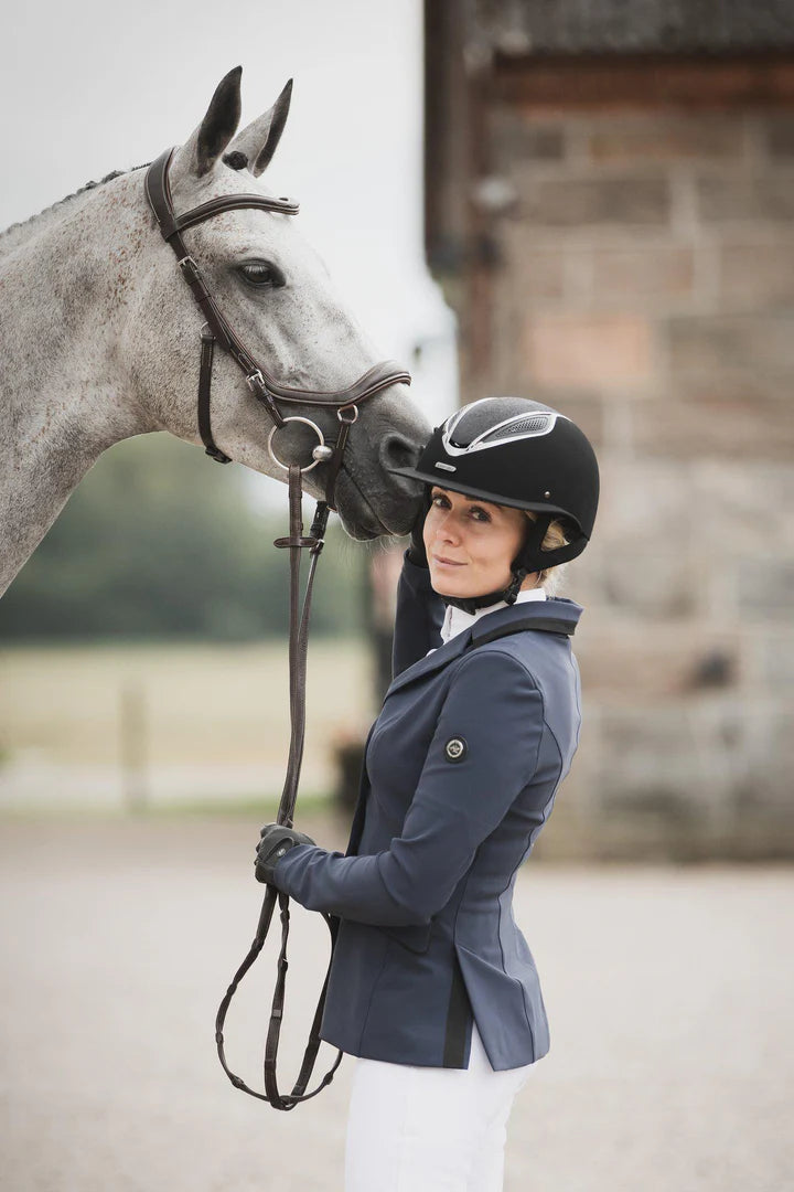 HORSE LIFE WENDY RIDKAVAJ DAM
